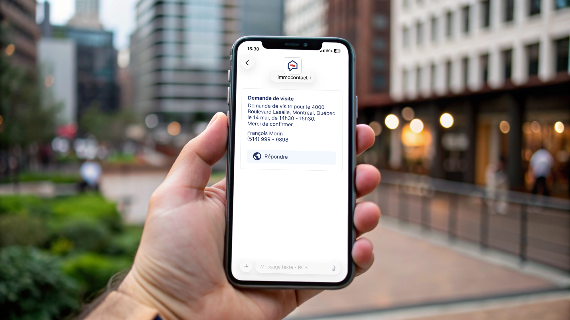 Téléphone affichant un message RCS Immocontact